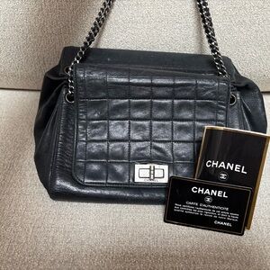 Chanel Black Quilted Shoulder Bag with Silver Chain